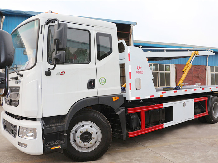 東風(fēng)D9一拖三清障車(chē)