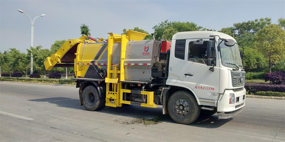 12方餐廚垃圾車-東風(fēng)天錦國(guó)六12方廚余泔水餐廚垃圾車廠家（方罐）