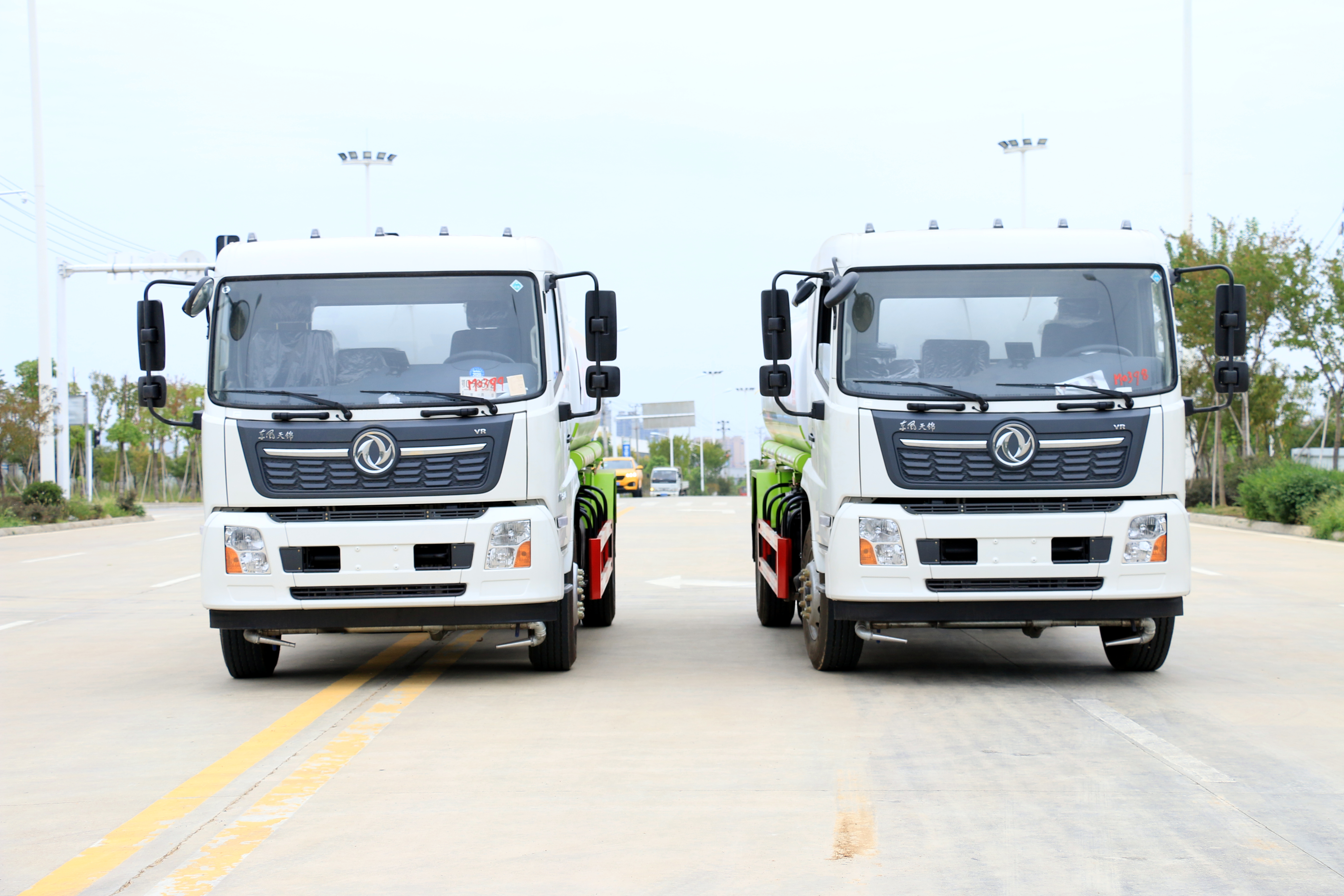 東風(fēng)天錦4700 康明斯210 內(nèi)飾照片圖