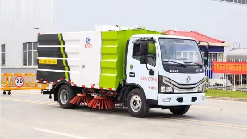 5方小型多利卡掃路車(chē)工作視頻