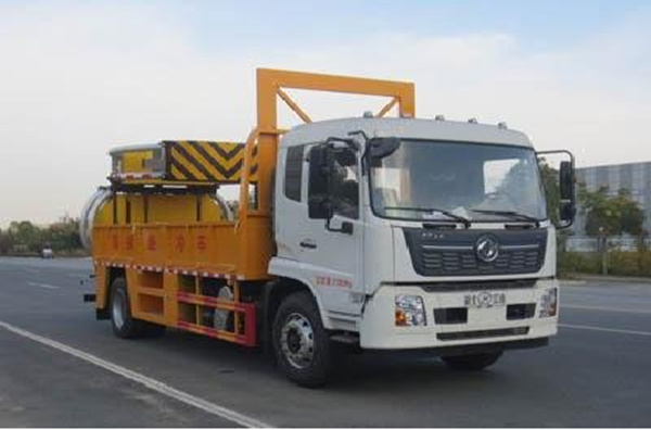 100K防撞緩沖車-程力東風(fēng)天錦防撞緩沖車廠家價(jià)格（合資防撞包）