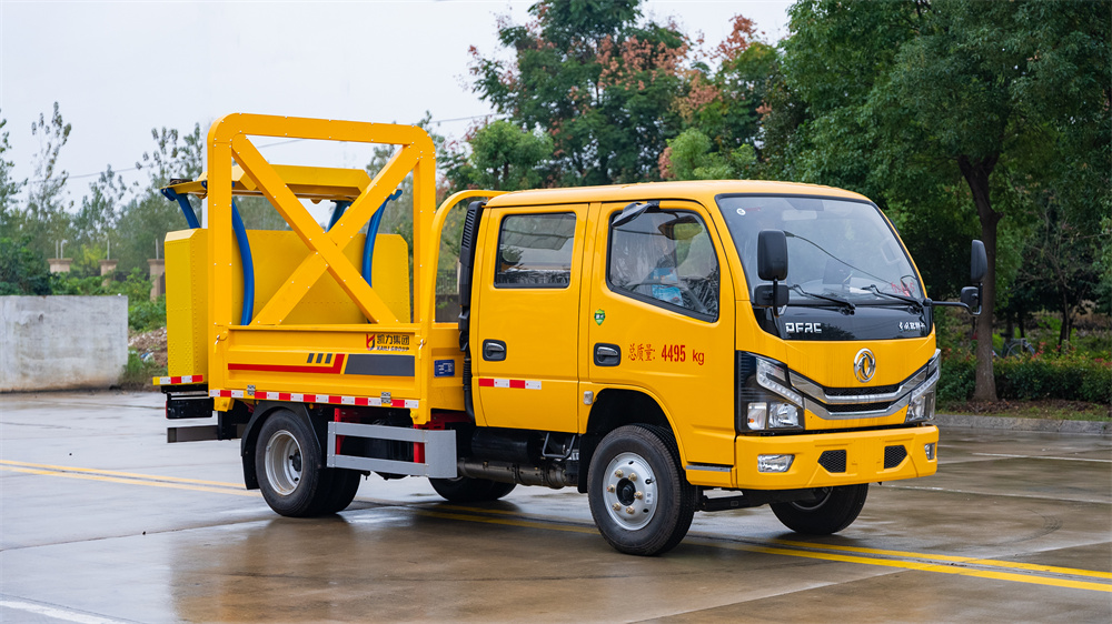 70K防撞灑水車-東風(fēng)多利卡70K防撞緩沖車廠家價(jià)格