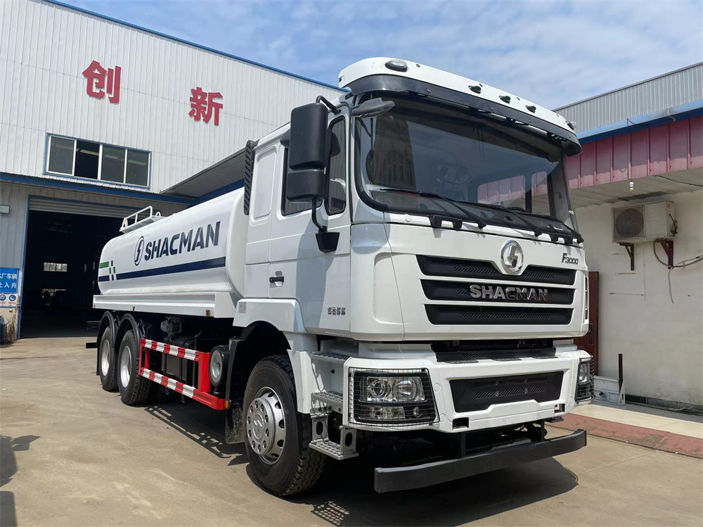 20方旺龍 國(guó)三陜汽出口灑水車(chē)