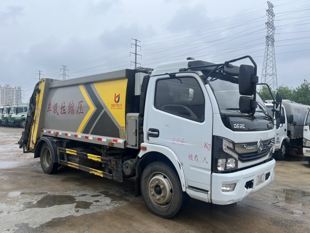 1??車型：國(guó)六9方壓縮垃圾車 2??年份：2021年6月 3??發(fā)動(dòng)機(jī)：朝柴170馬力，國(guó)六 4??底盤配置：東風(fēng)凱普特底盤，3800軸距，六檔變速箱，245